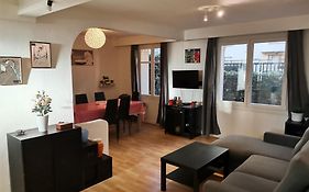 Big Ground Floor 2 Bedrooms Flat In A Quiet Building & Neighborghood