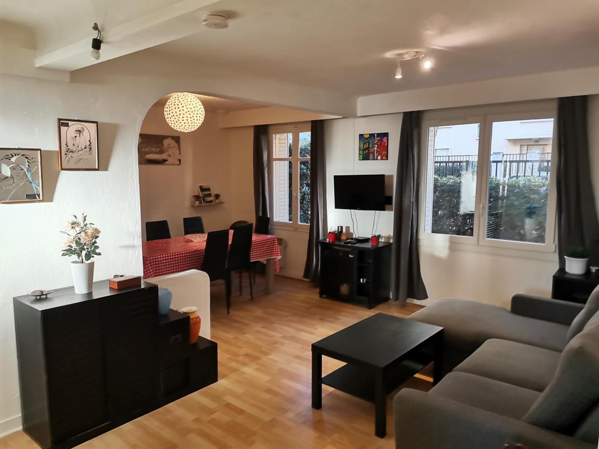 Big Ground Floor 2 Bedrooms Flat In A Quiet Building & Neighborghood Marseille Extérieur photo