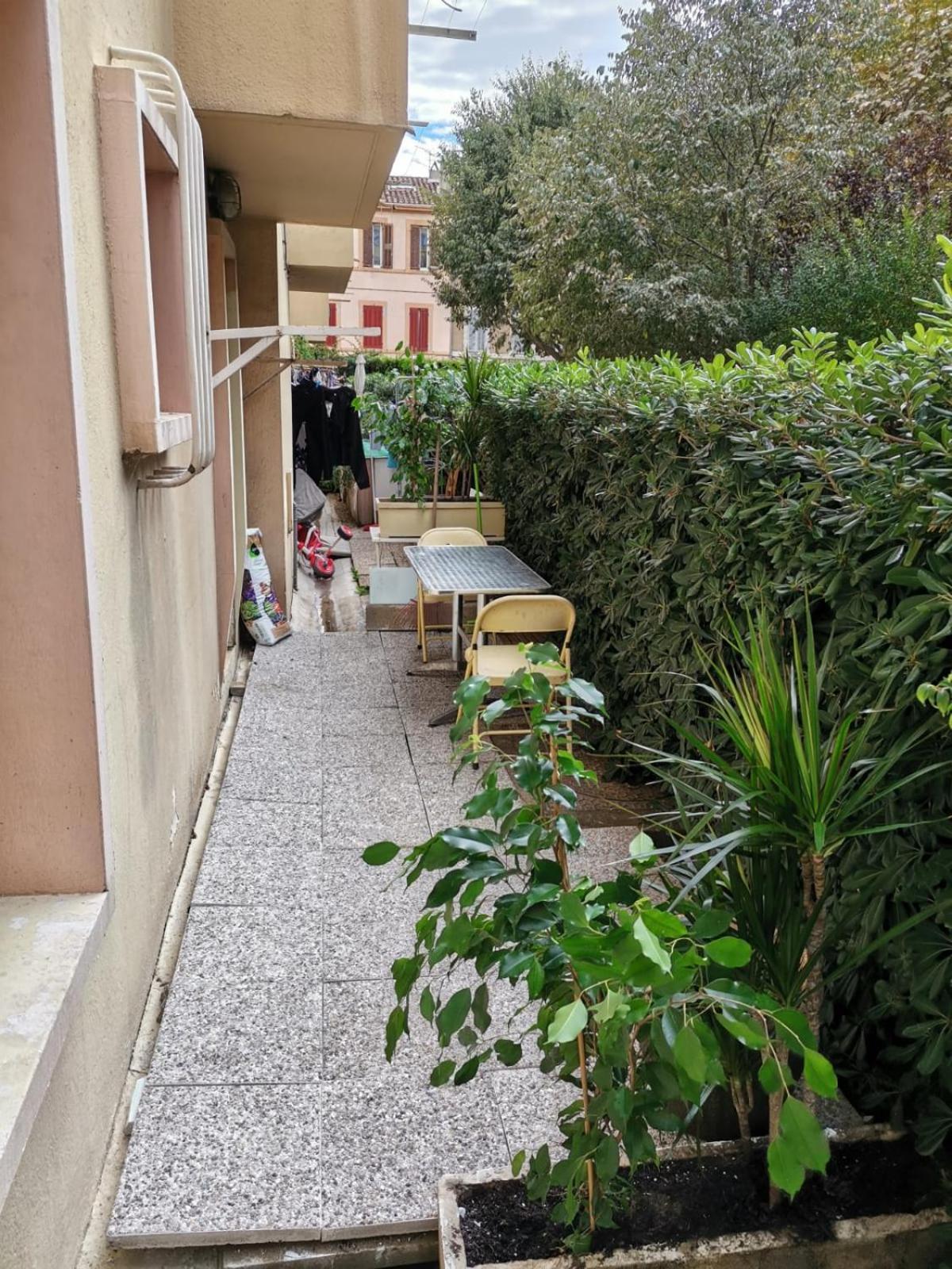 Big Ground Floor 2 Bedrooms Flat In A Quiet Building & Neighborghood Marseille Extérieur photo